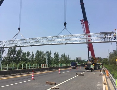 武汉武汉门架标牌施工现场