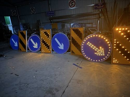 武汉武汉河南太阳能交通标牌 河南自发光交通路标牌厂家